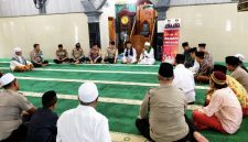 Polisi Pamekasan Punya Program Jumat Keliling , Pastikan Ibadah Sholat Berjalan Lancar