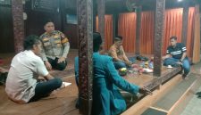 Polres Pamekasan saat terjun ke lokasi.