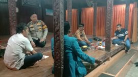 Polres Pamekasan saat terjun ke lokasi.