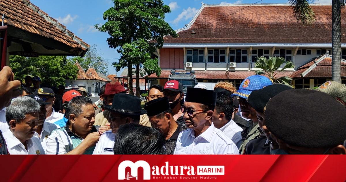 Di Tangan Bupati Kholilurrahman, Pamekasan Banjir Jabatan Plt, Masyarakat Mulai Ragu